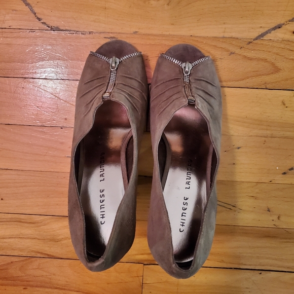 Retro style suede heels - Picture 4 of 5